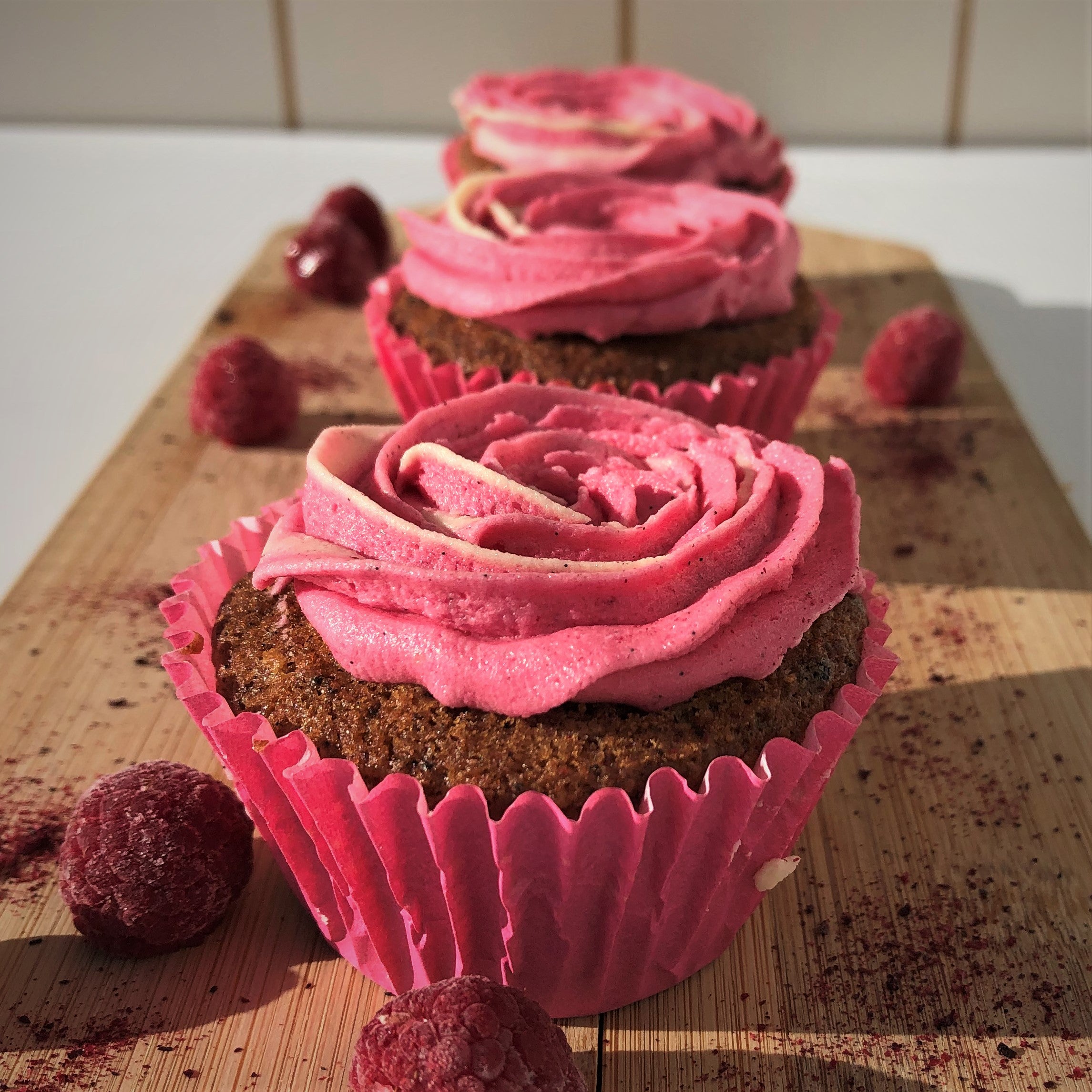 Cupcake Roccoco White Chocolate & Raspberry Cupcake – Rococo Gifts & Goodies
